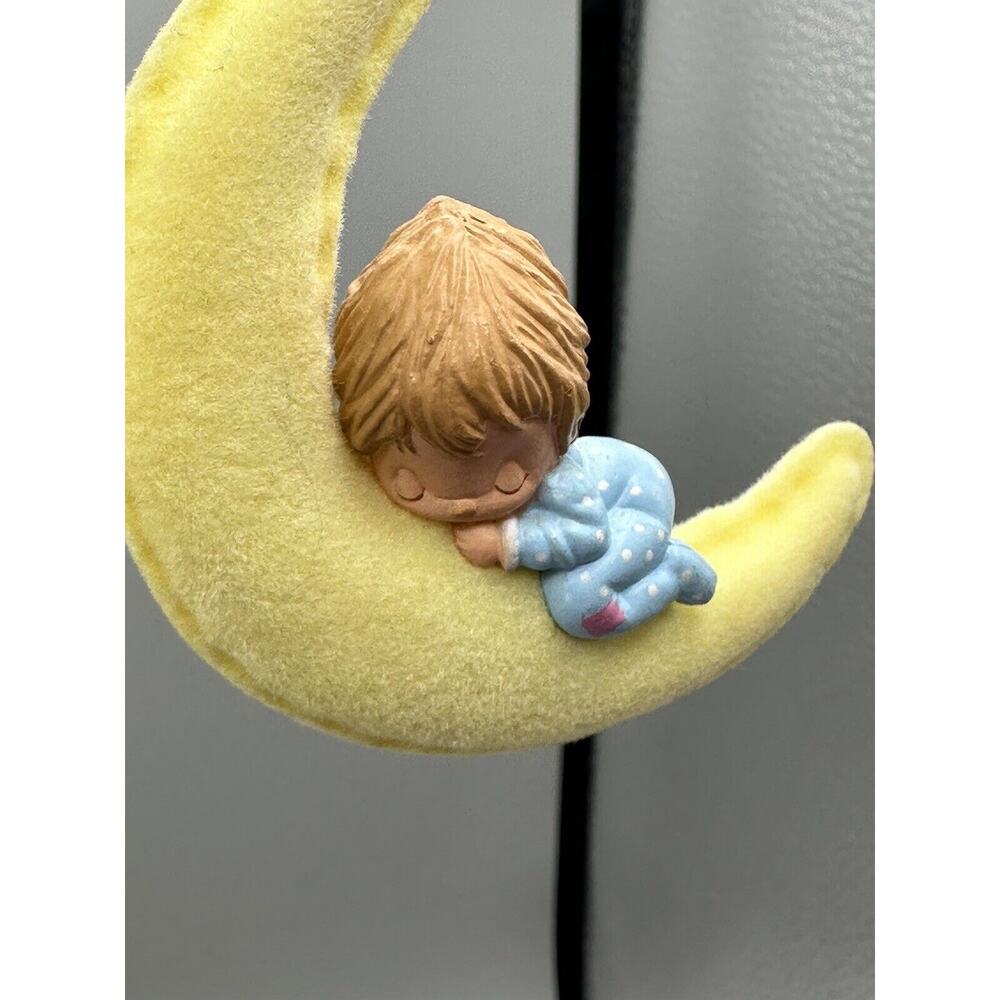 Ornament Hallmark Angel Sleeping Moon Betsy Clark 's Angels QX4047 1983 Signed